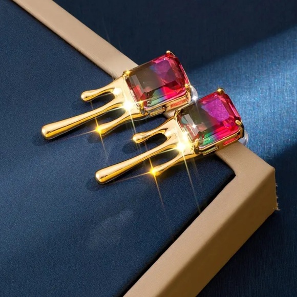 NWT ECLECTIC RAINDROP 18K GOLD PLATED EARRING - Picture 3 of 3